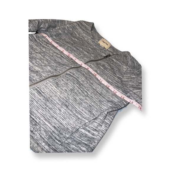 CHEROKEE girls sweater size 10/12 gray/grey and white with detailed sleeve - Picture 9 of 12